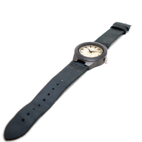 reloj-de-madera-negro-para-chica-modelo-turmalina-4