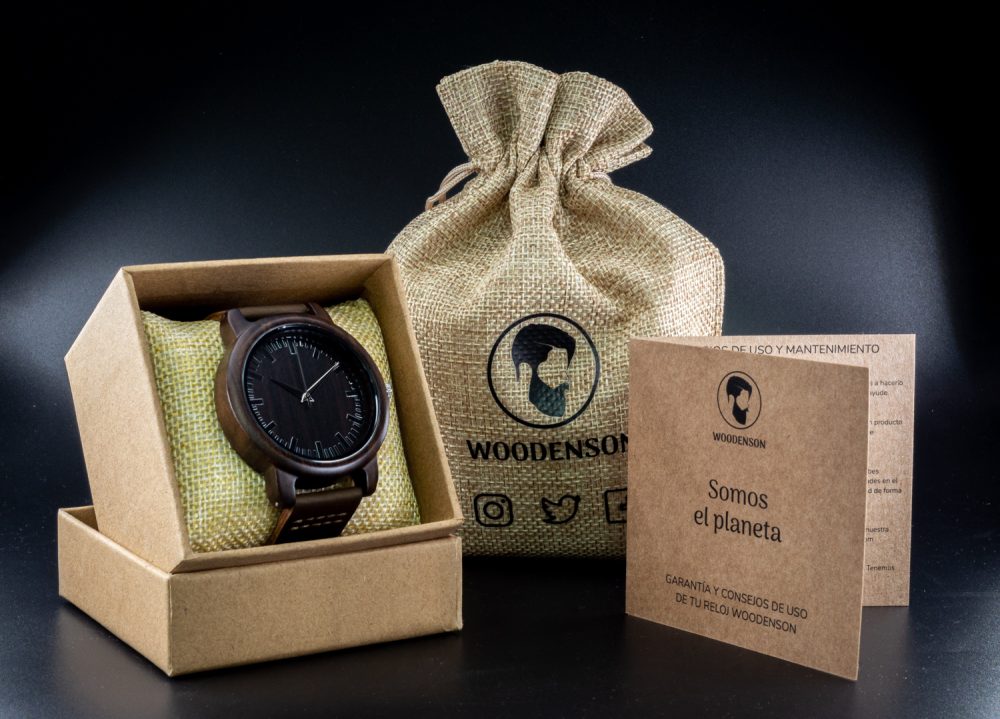Reloj de madera de sándalo modelo Kurai - Image 9