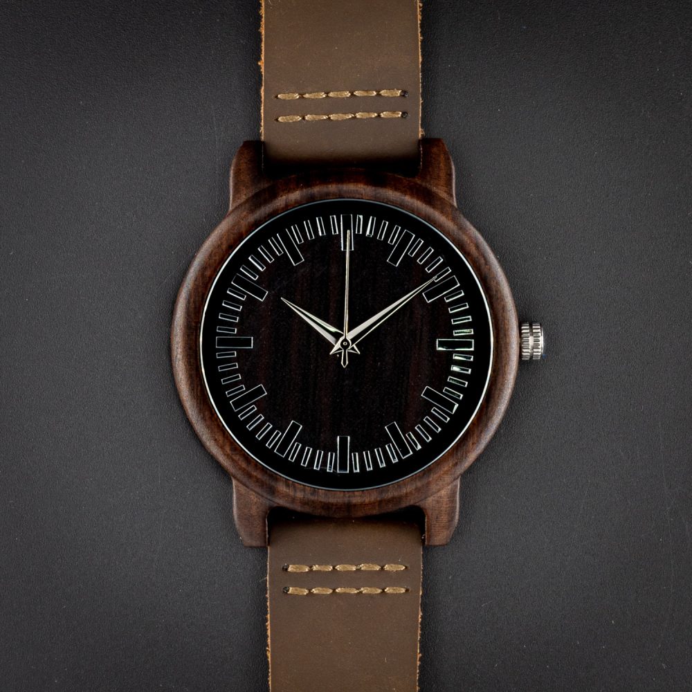 Reloj de madera de sándalo modelo Kurai - Image 3
