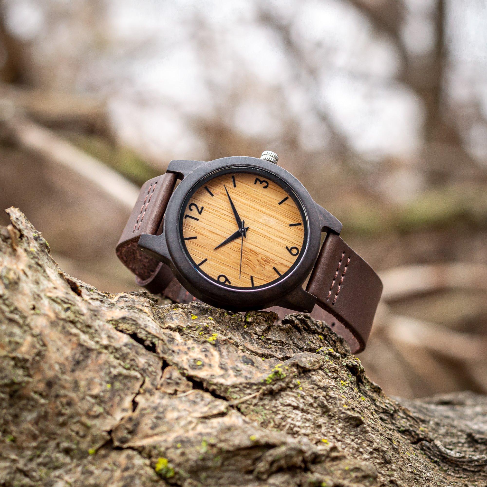 Reloj de pulsera de madera con números modelo Terral - Woodenson México