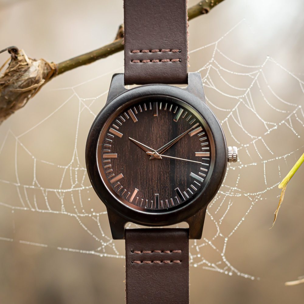 Reloj de madera de sándalo modelo Kurai - Image 8