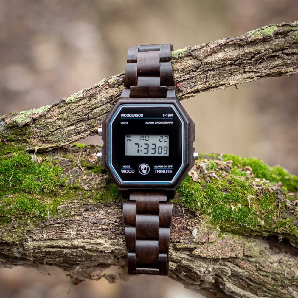 Reloj digital con correa de madera Cassius