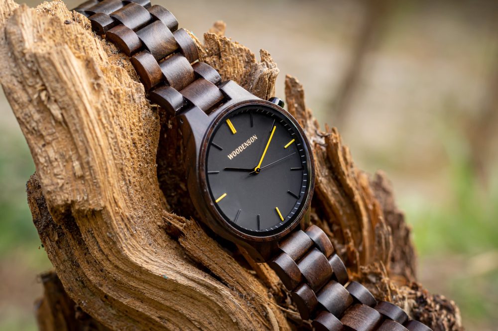 Reloj de madera de Sándalo Moraine