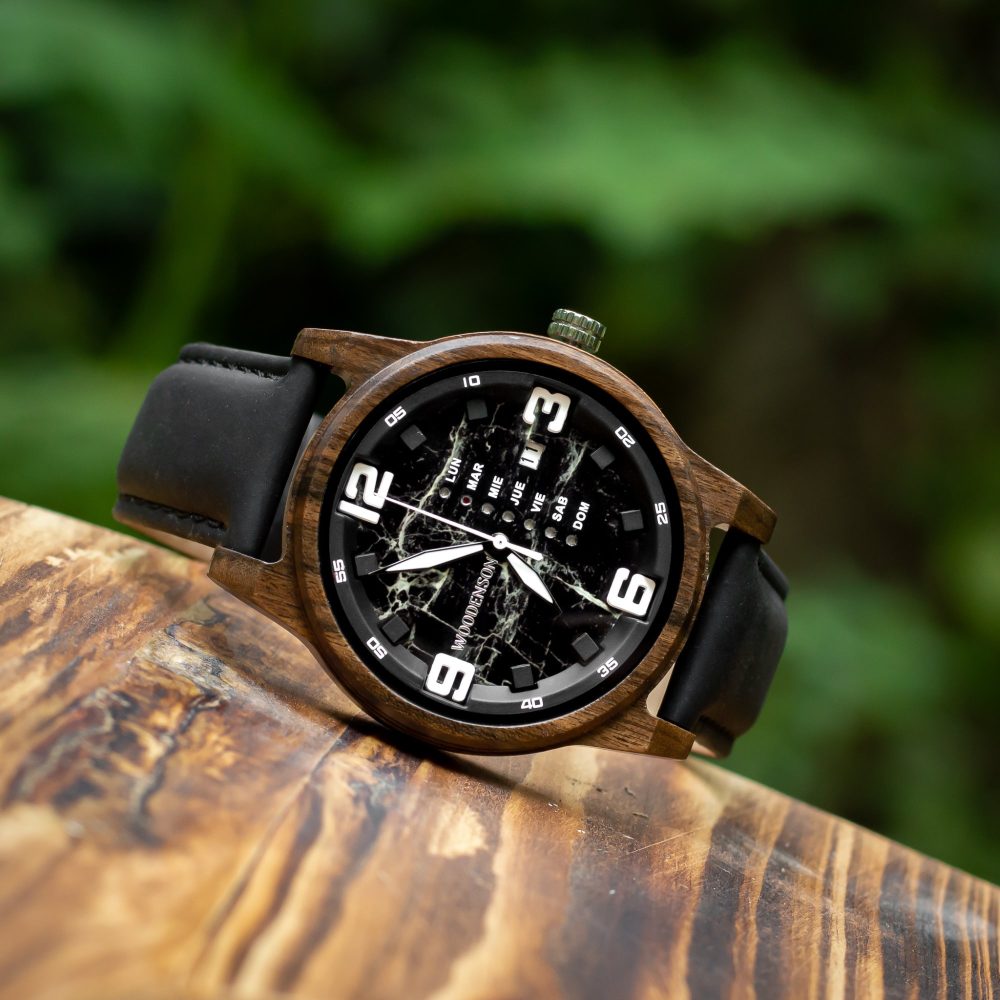 Reloj de madera de sándalo Patagonia