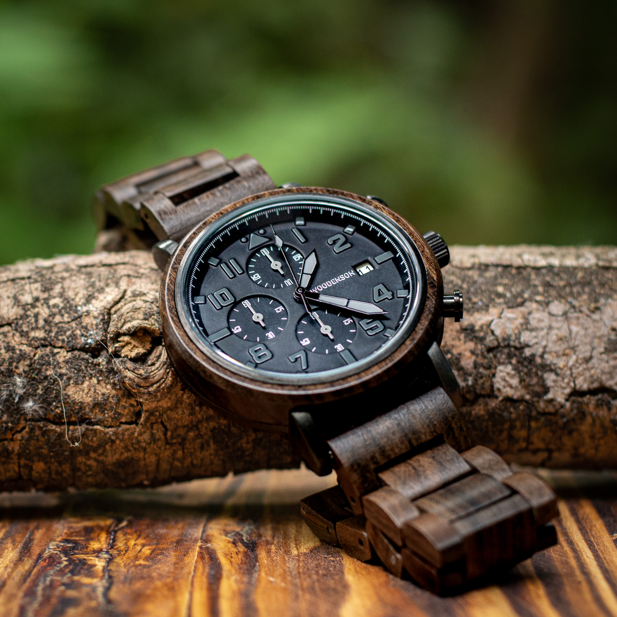 Reloj digital con correa de madera Cassius - Woodenson México