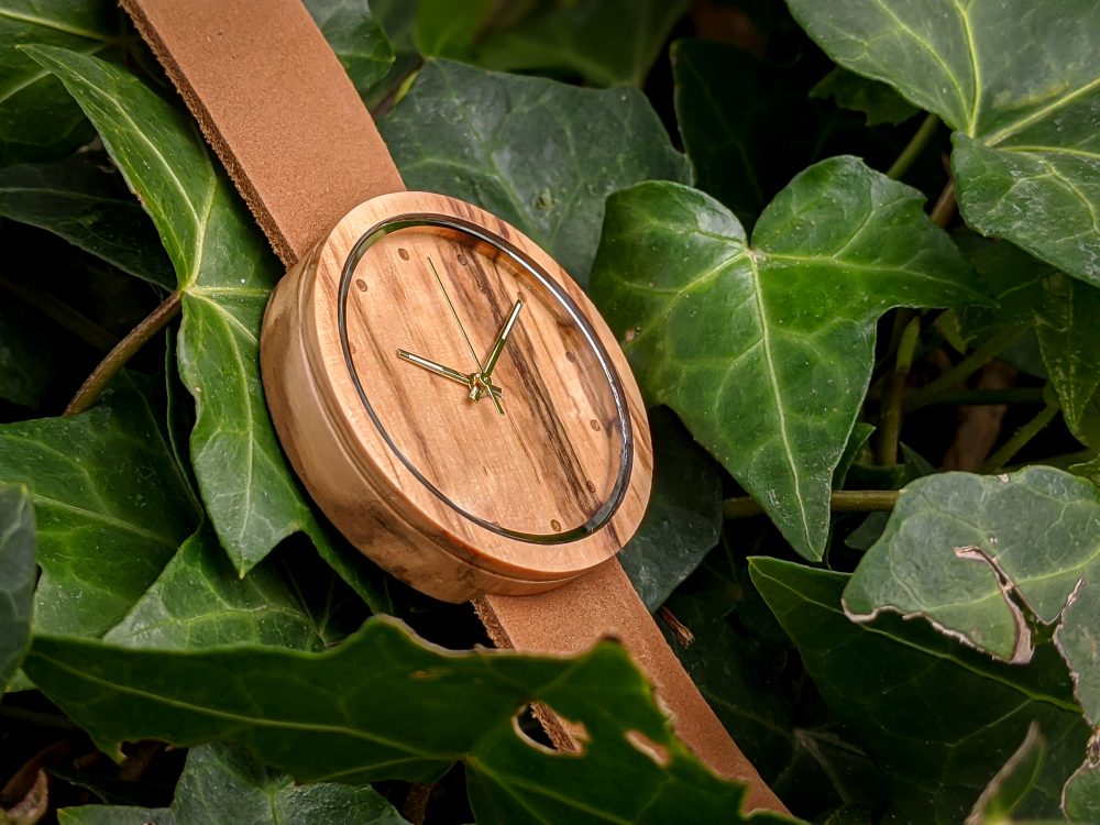 Reloj de madera de Olivo Serengueti