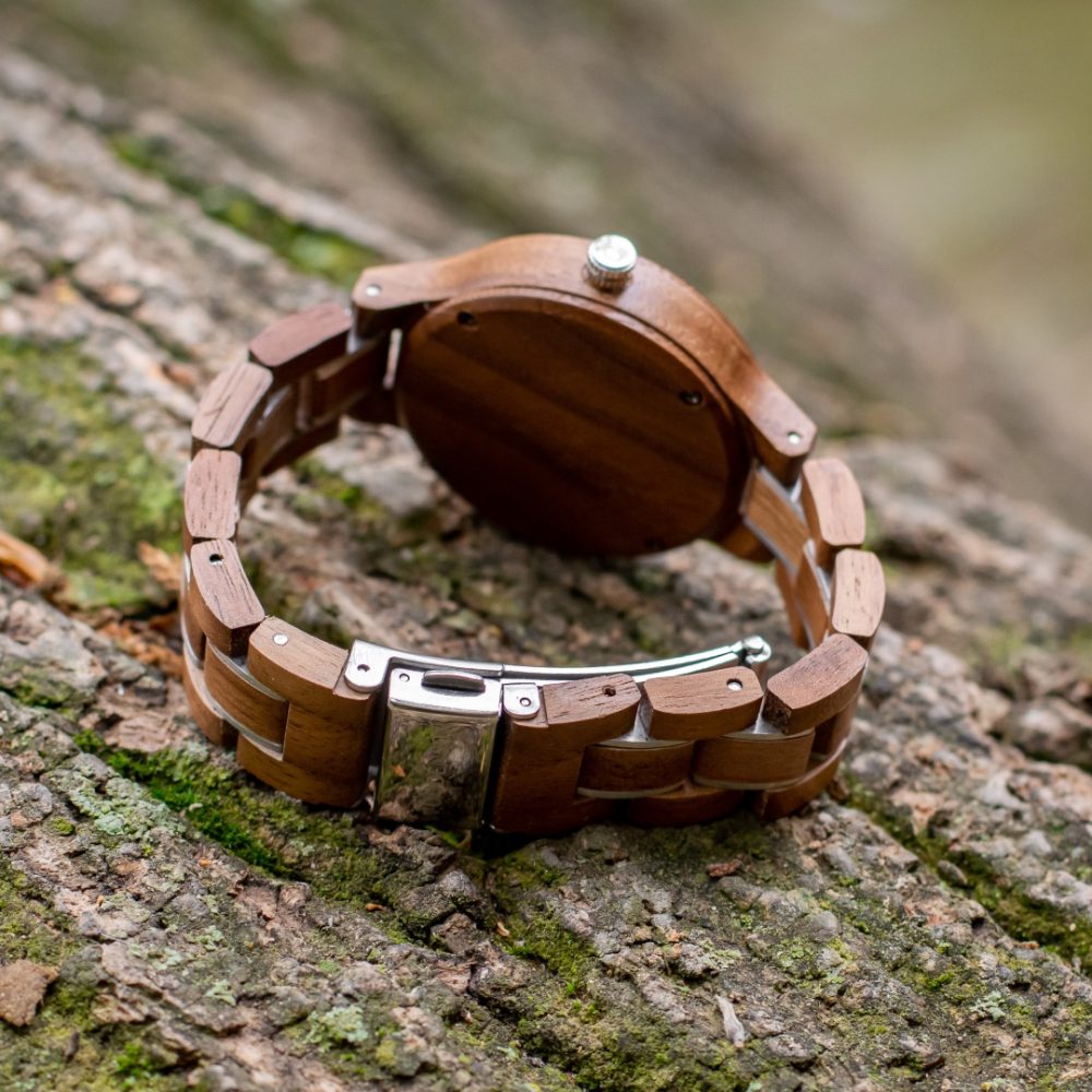Reloj de madera de nogal Tinigua - Image 4