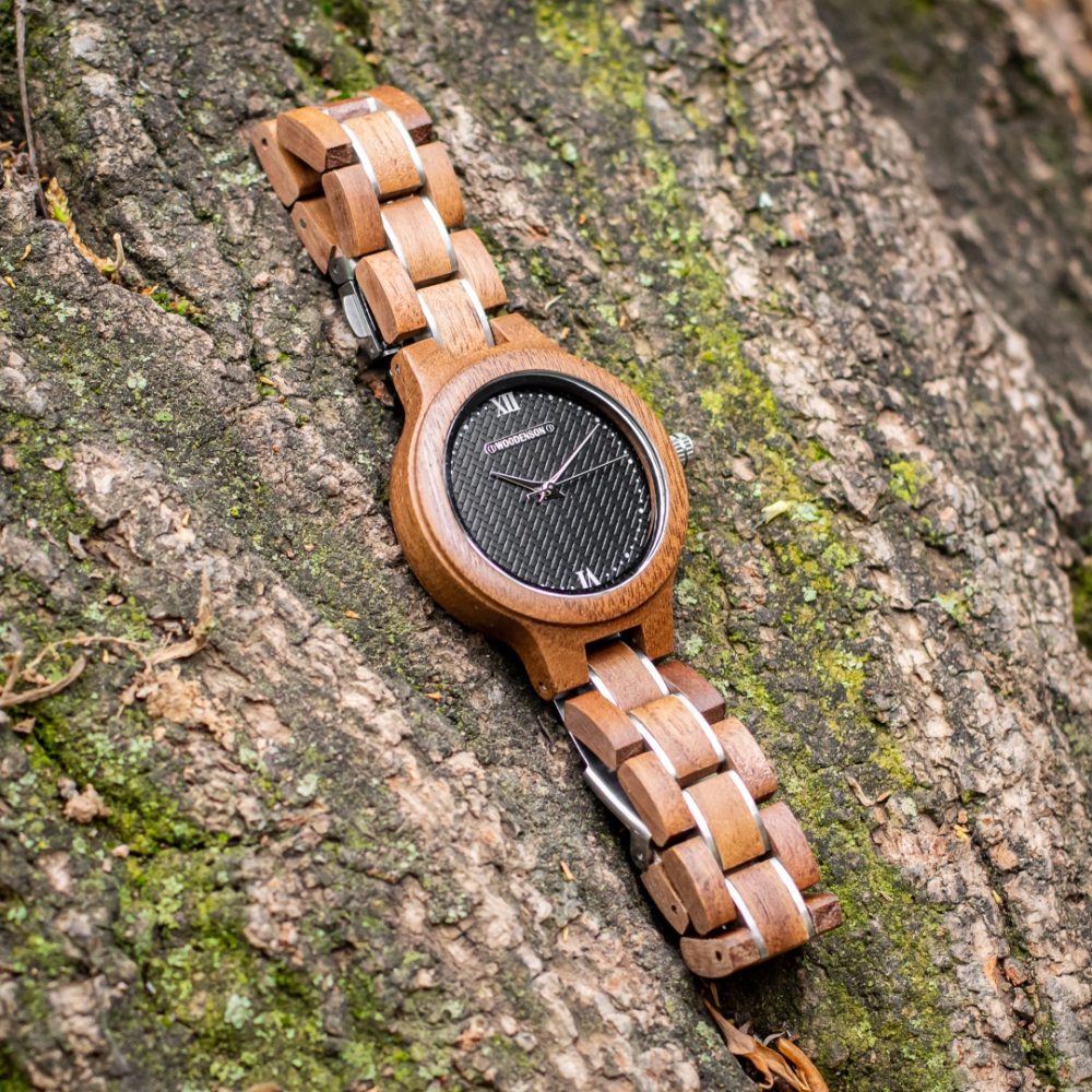 Reloj de madera de nogal Tinigua - Image 3