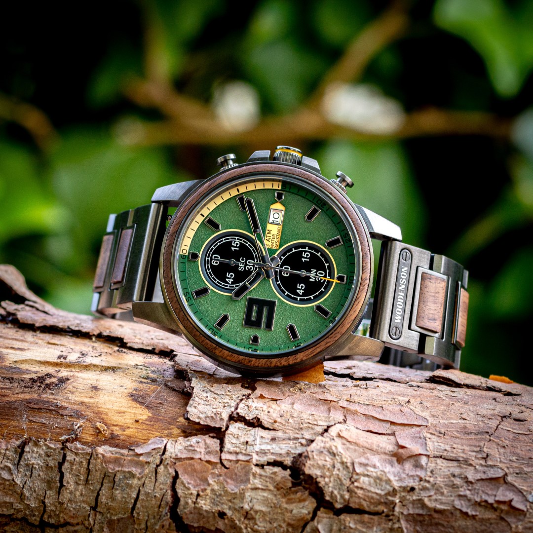 Reloj digital con correa de madera Cassius - Woodenson México