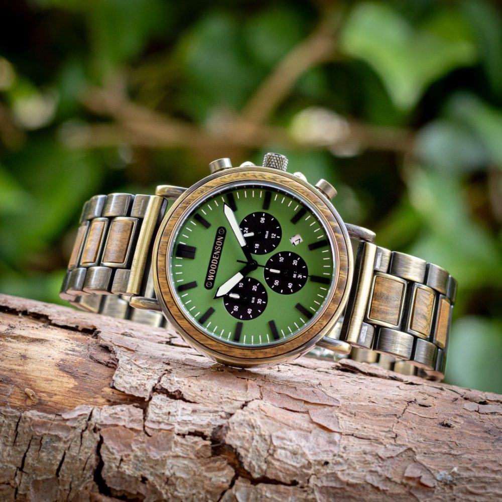 Reloj de madera de sándalo verde y acero Jaya
