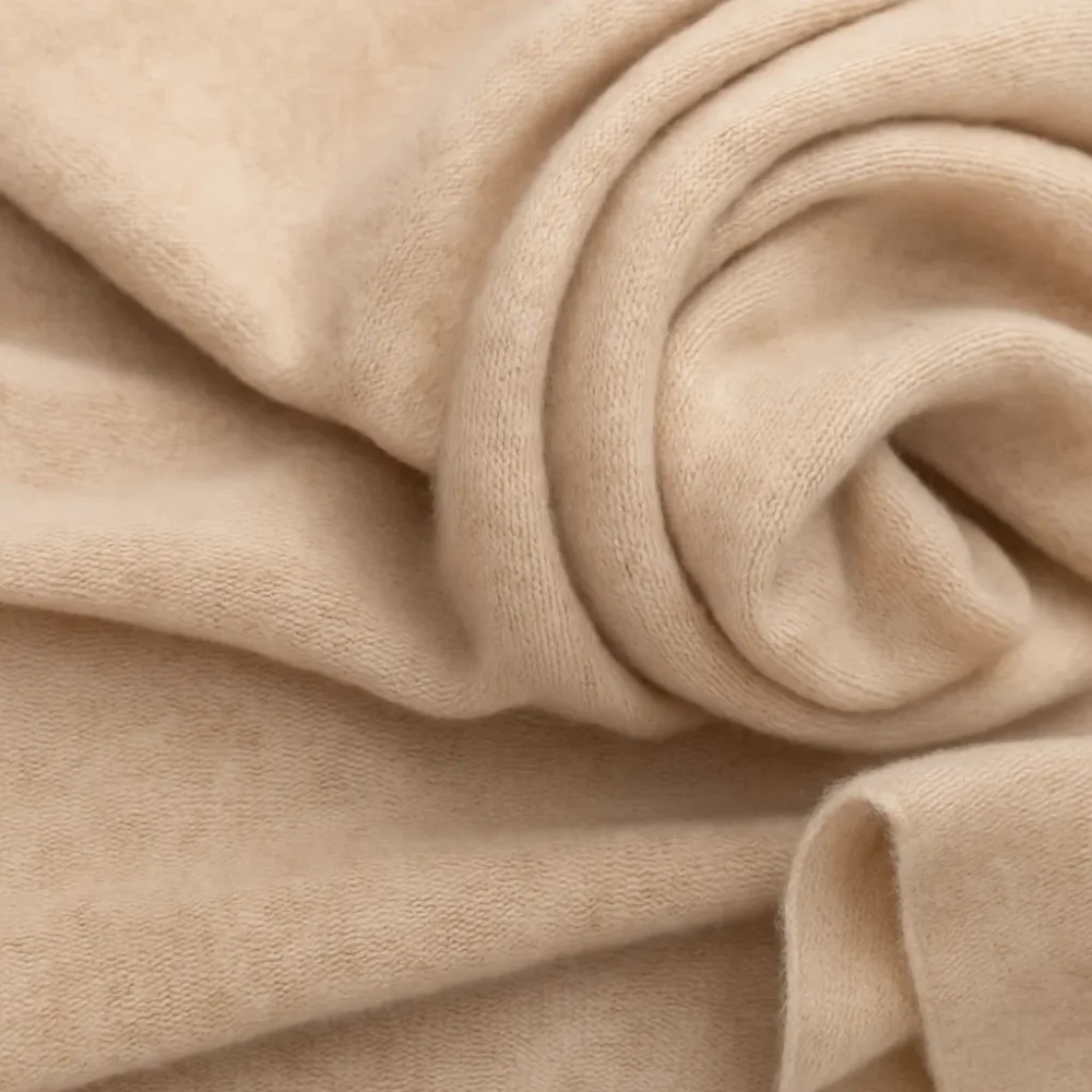 BEIGE NATURAL. Bufanda 100% Cashmere.  The Edit 2025 - Image 2
